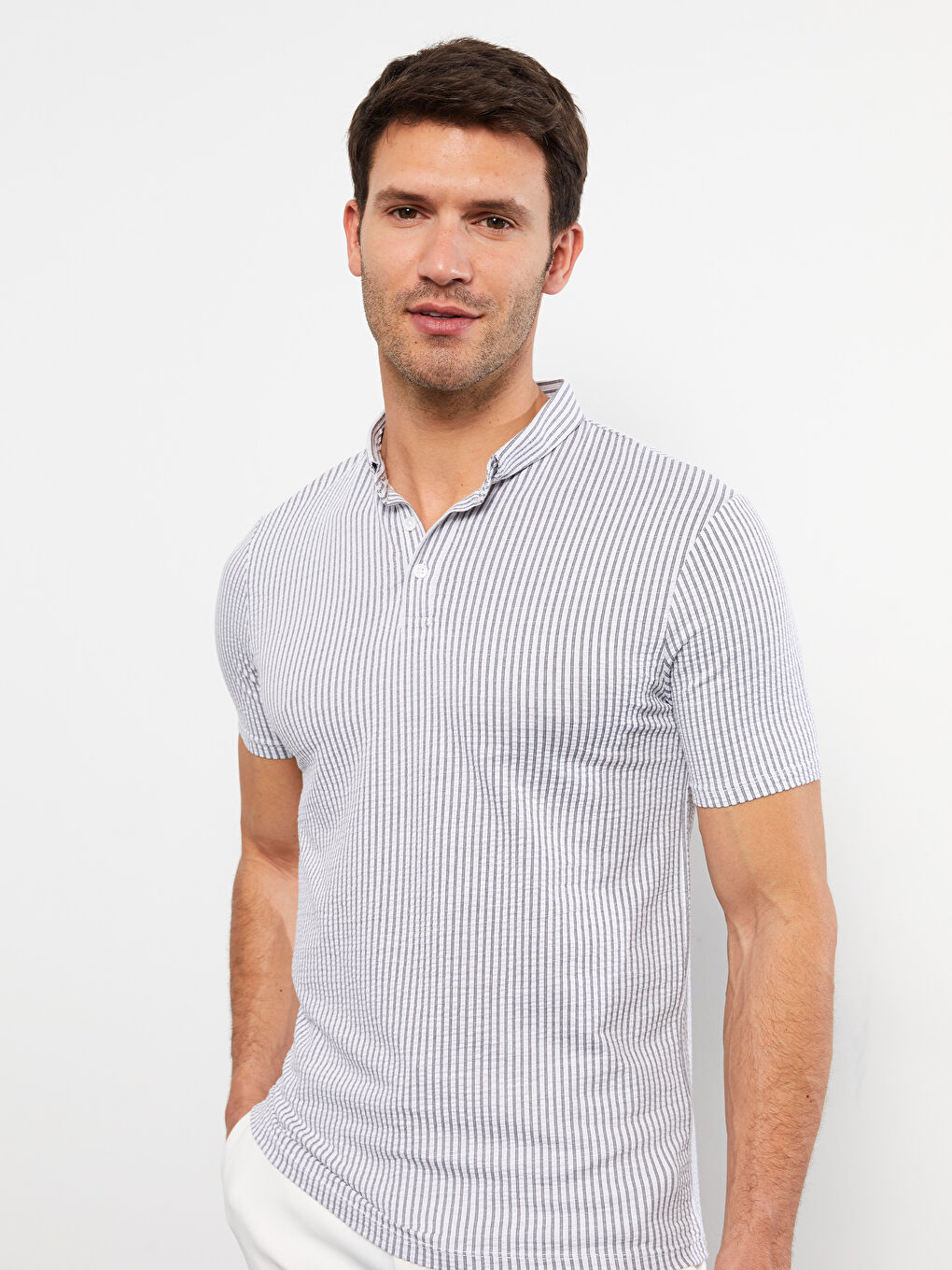 Siyah Polo Yaka Kısa Kollu Erkek Tişört-2