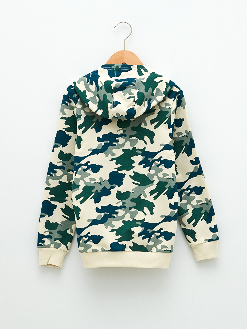 LCW Kids Kapüşonlu Kamuflaj Desenli Uzun Kollu Erkek Çocuk Sweatshirt -S25892Z4-LQA