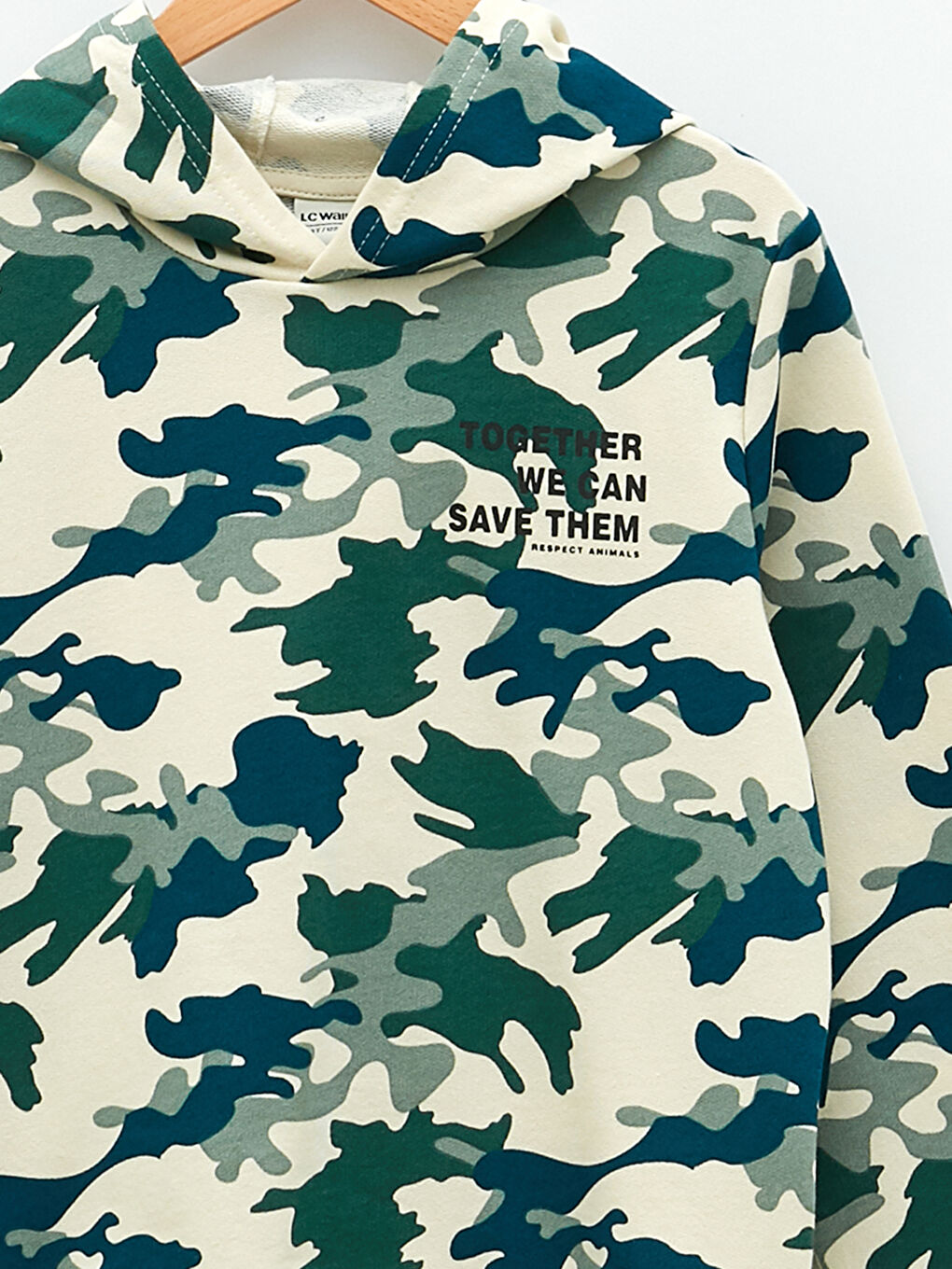 LCW Kids Kapüşonlu Kamuflaj Desenli Uzun Kollu Erkek Çocuk Sweatshirt -S25892Z4-LQA