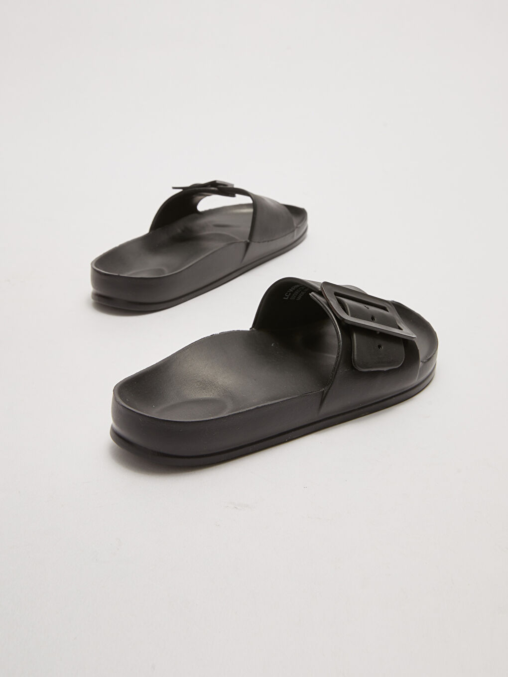 شبشب نسائي بحزام واحد بتفاصيل إبزيم-4