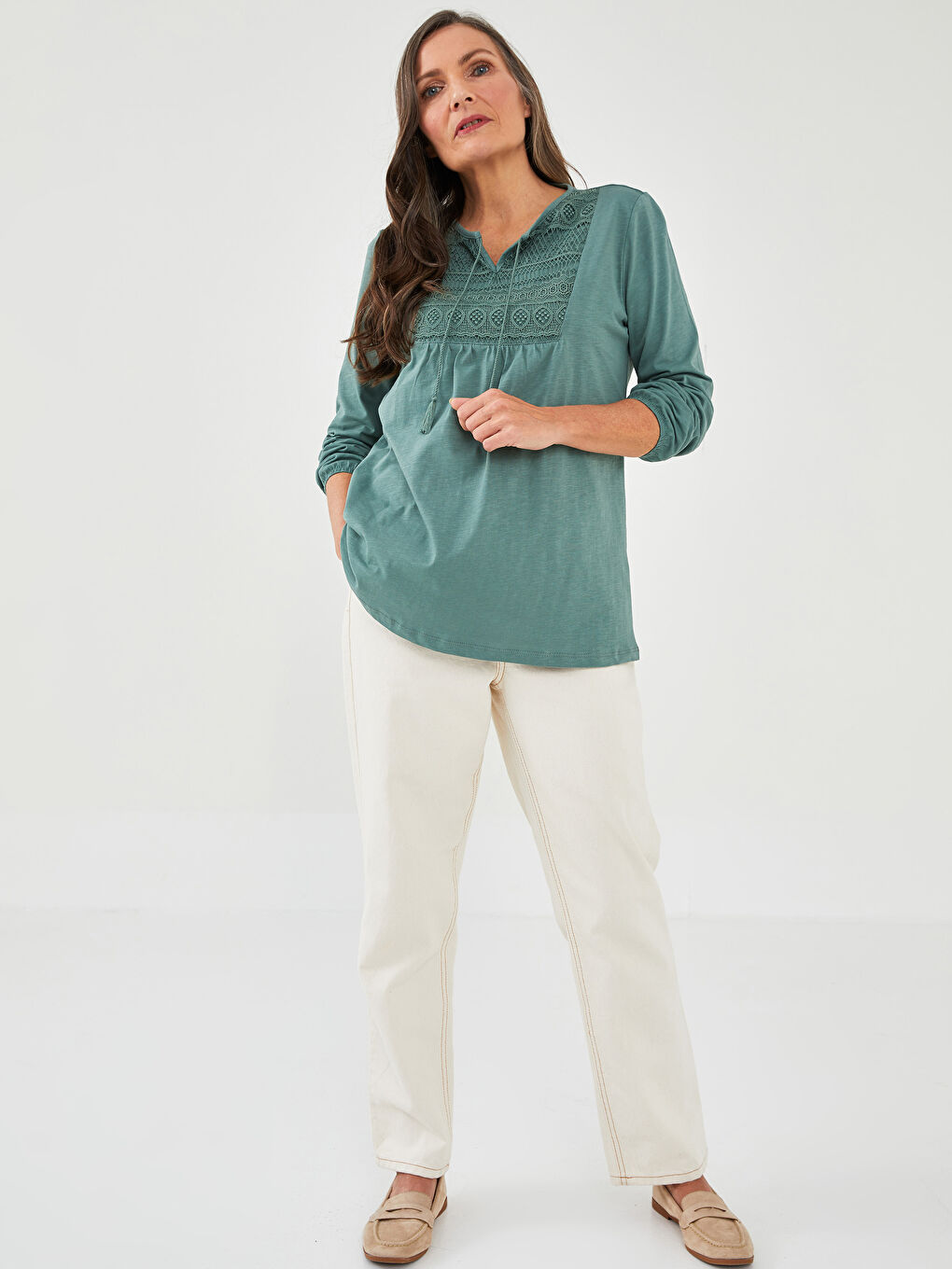 Yeşil Bağlamalı Yaka Nakışlı Uzun Kollu Kadın Bluz-2