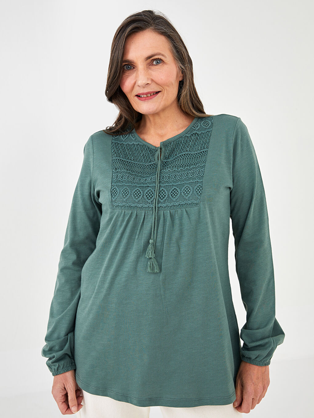 LC Waikiki Bluza sa kragnom na vezanje, vezena, dugih rukava za žene -S25934Z8-H6Z