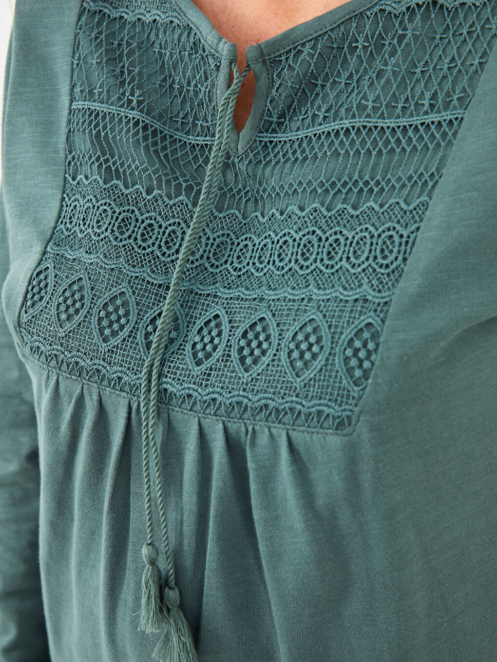 LC Waikiki Bluza sa kragnom na vezanje, vezena, dugih rukava za žene -S25934Z8-H6Z
