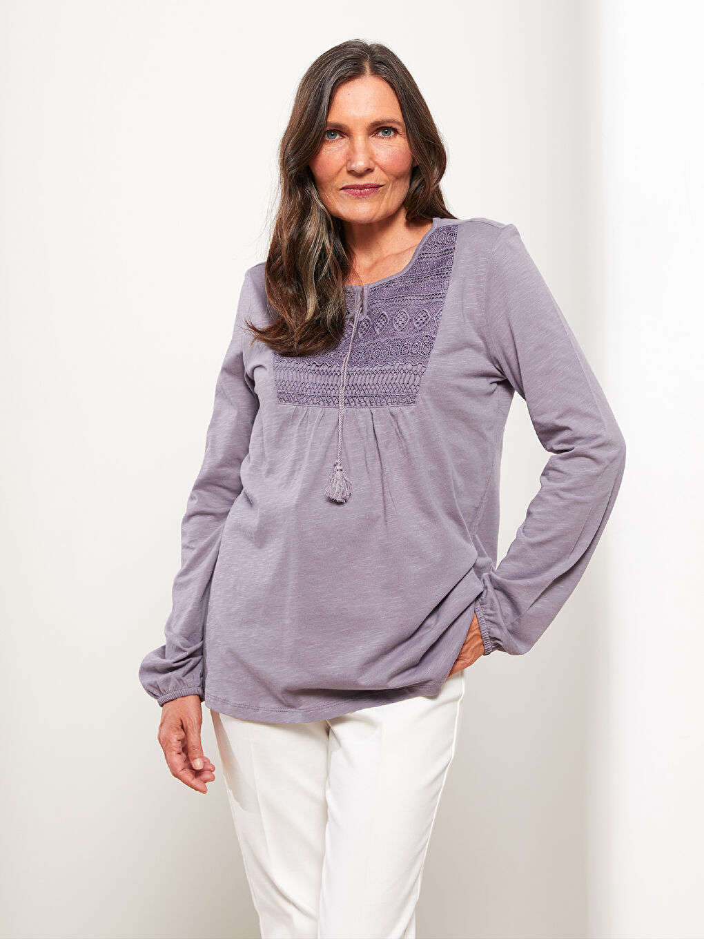 Lila Bağlamalı Yaka Nakışlı Uzun Kollu Kadın Bluz-1
