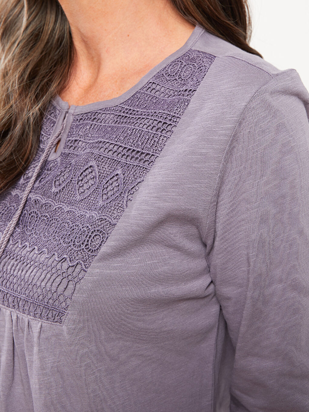 Lila Bağlamalı Yaka Nakışlı Uzun Kollu Kadın Bluz-3