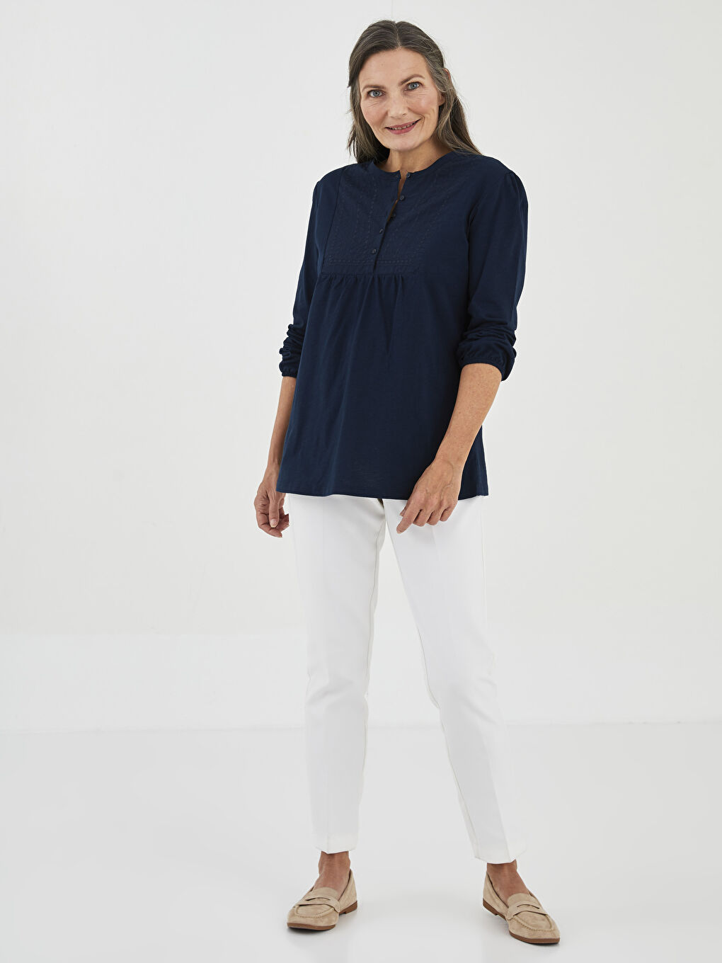 LCW Grace Crew Neck Embroidered Long Sleeve Cotton Women's Blouse -S25935Z8-E1J