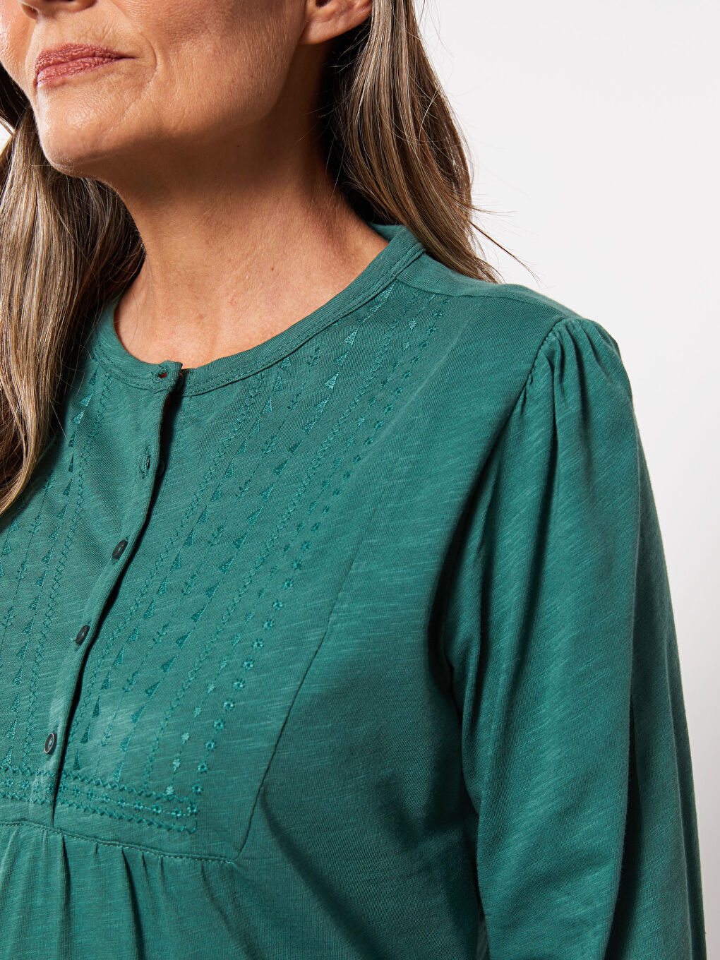Yeşil Bisiklet Yaka Nakışlı Uzun Kollu Pamuklu Kadın Bluz-3