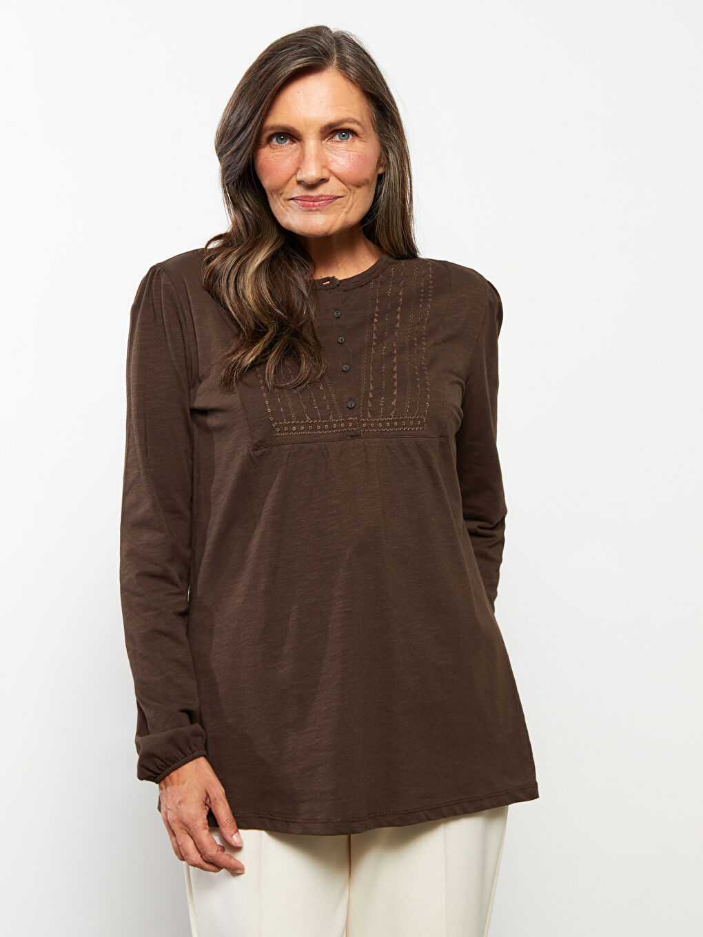 Kahverengi Bisiklet Yaka Nakışlı Uzun Kollu Pamuklu Kadın Bluz