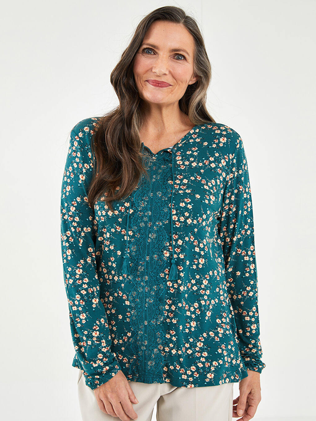 Yeşil Bağlamalı Yaka Çiçekli Uzun Kollu Kadın Bluz