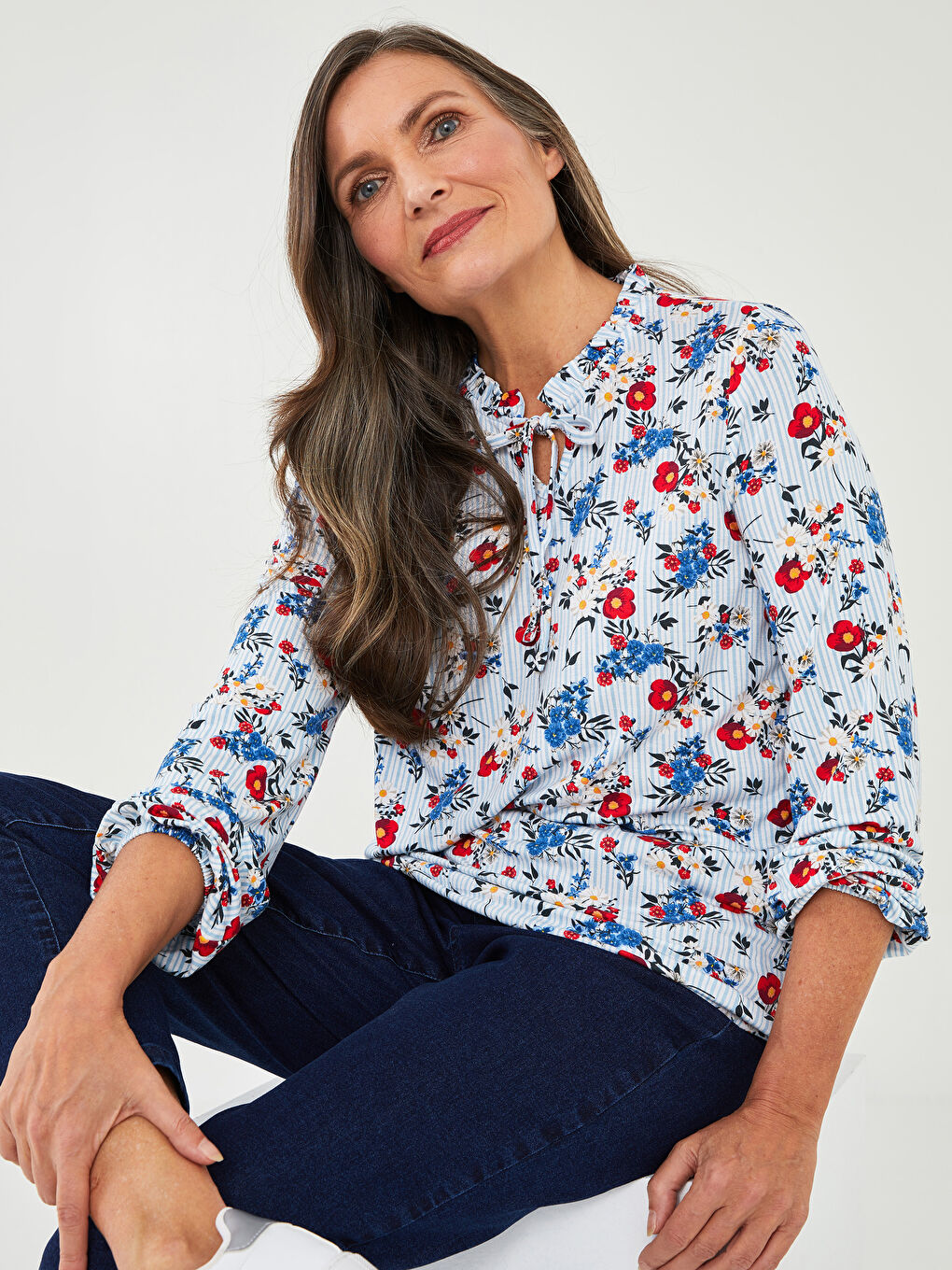 Mavi Fırfırlı Bağlamalı Yaka Çiçekli Uzun Kollu Kadın Bluz