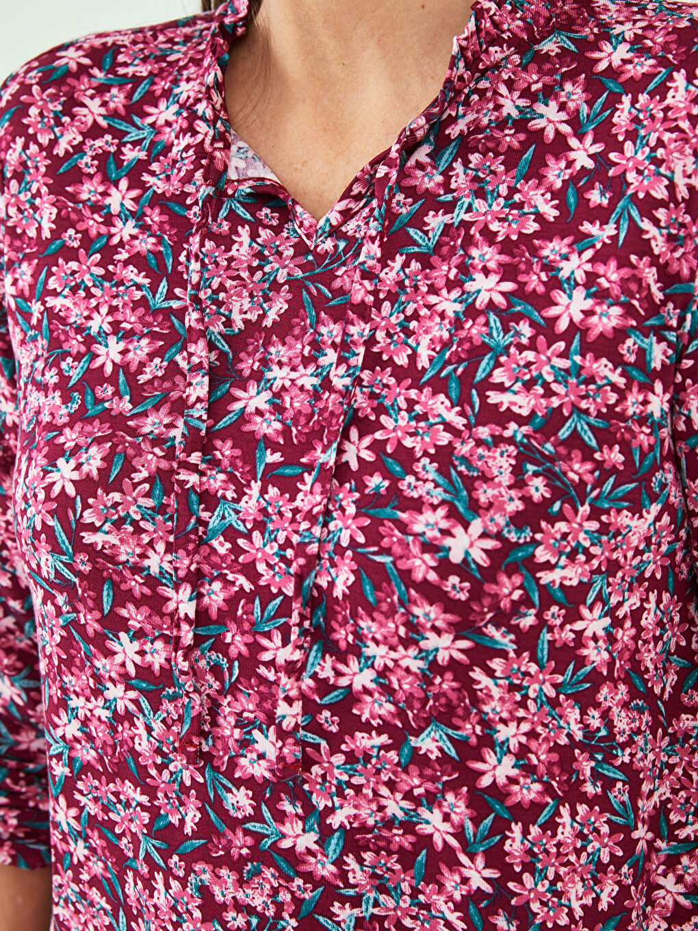 Mürdüm Fırfırlı Bağlamalı Yaka Çiçekli Uzun Kollu Kadın Bluz-3