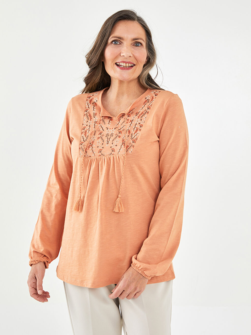 Turuncu Bağlamalı Yaka Desenli Uzun Kollu Pamuklu Kadın Bluz-1