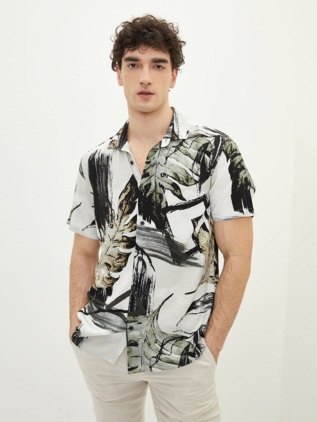 Haki Regular Fit Kısa Kollu Desenli Erkek Gömlek-1