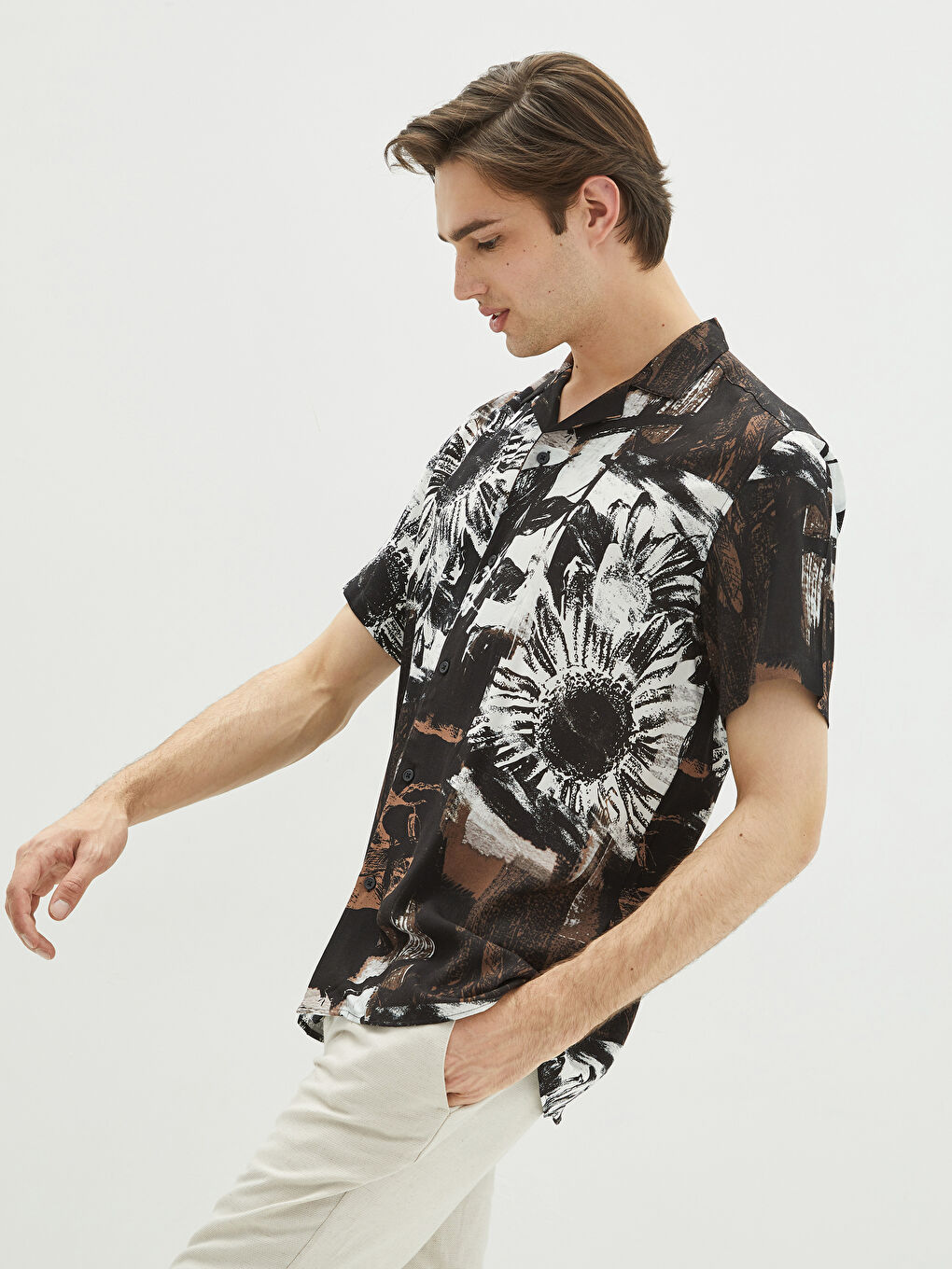 Kahverengi Regular Fit Kısa Kollu Desenli Poplin Erkek Gömlek