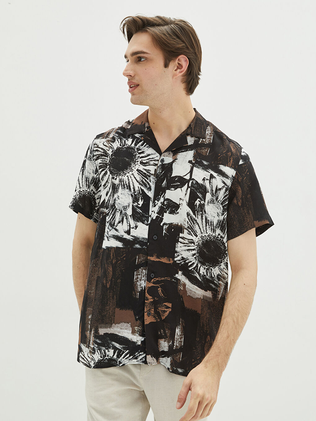 Kahverengi Regular Fit Kısa Kollu Desenli Poplin Erkek Gömlek-1