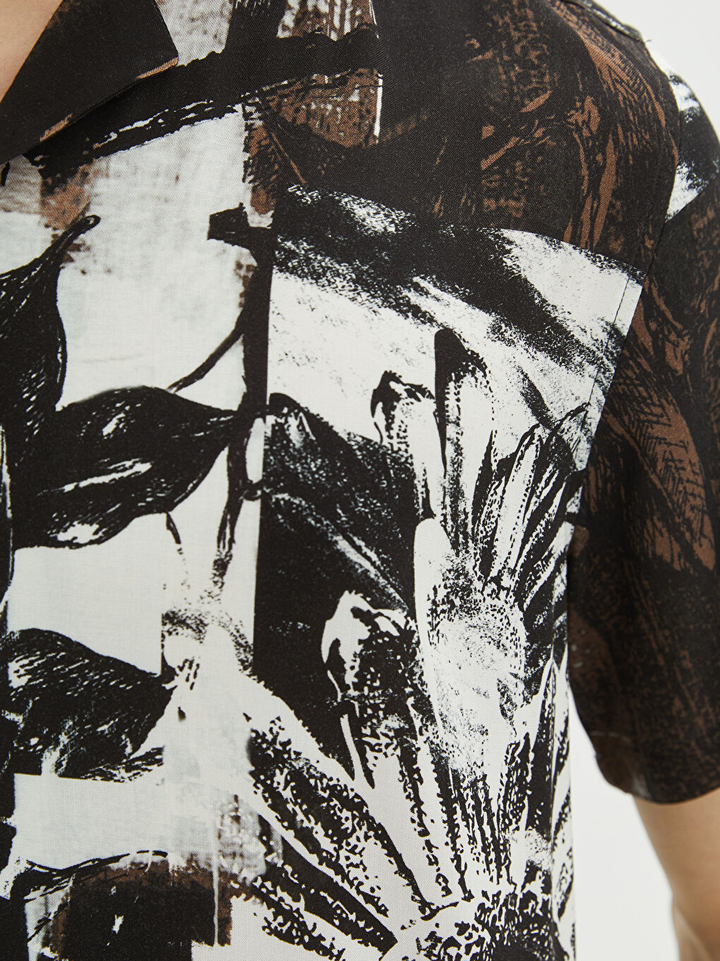 Kahverengi Regular Fit Kısa Kollu Desenli Poplin Erkek Gömlek-3