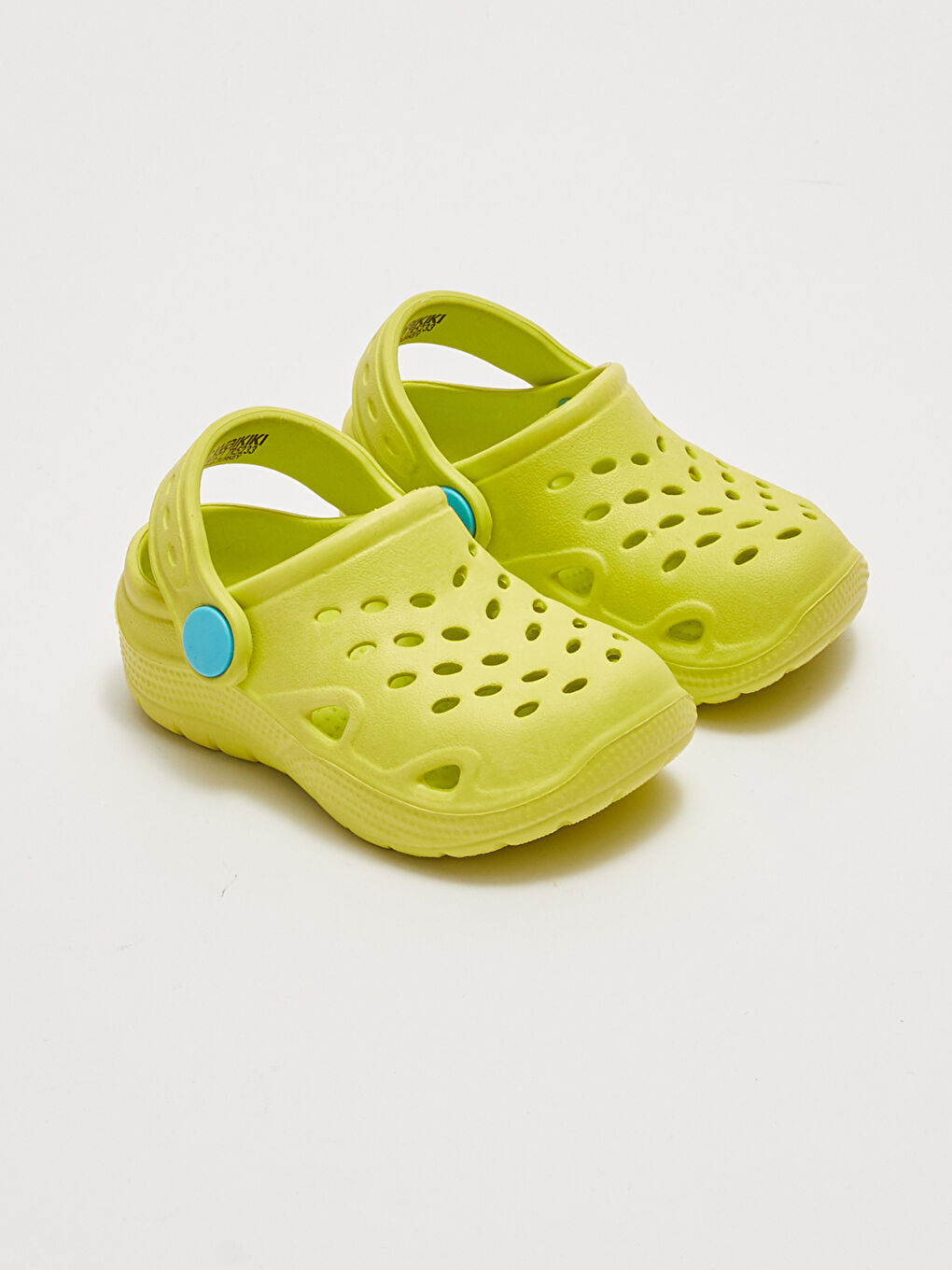 Перфорированные сандалии для мальчиков с застежкой-пряжкой для пляжа