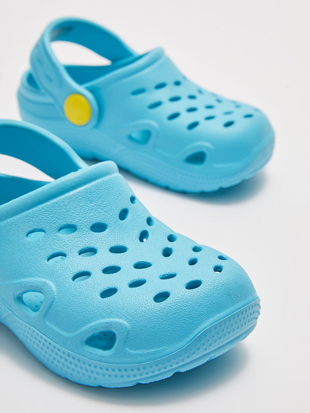 صندل أولادي رضع للشاطئ بتفاصيل إبزيم مثقوب-2