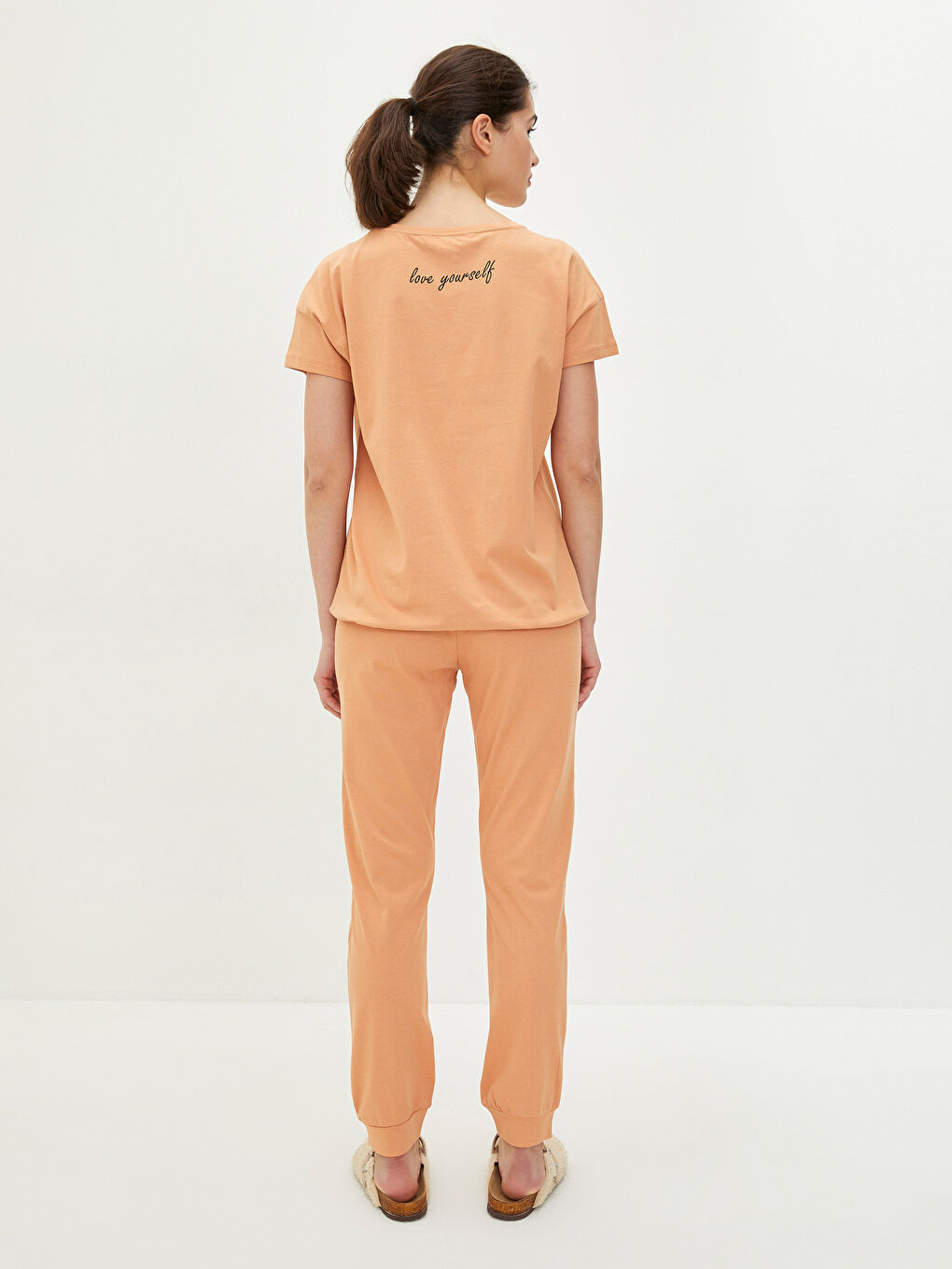 طقم بيجاما قطن برقبة دائرية مستقيمة وكم قصير للسيدات-2