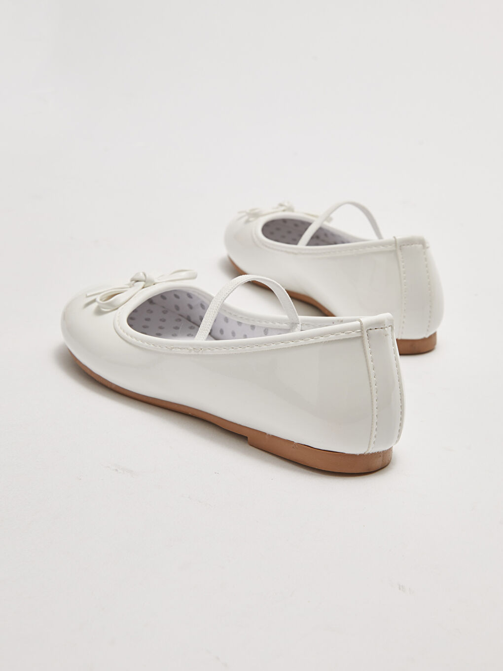 Beyaz Deri Görünümlü Fiyonk Detaylı Kız Çocuk Babet-6