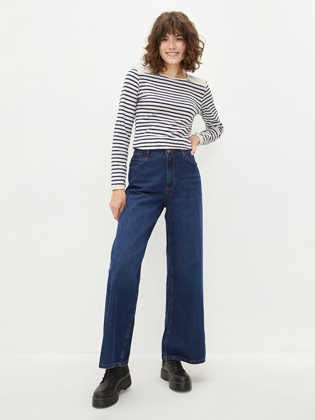 Полосатая женская футболка с круглым вырезом и длинными рукавами-1