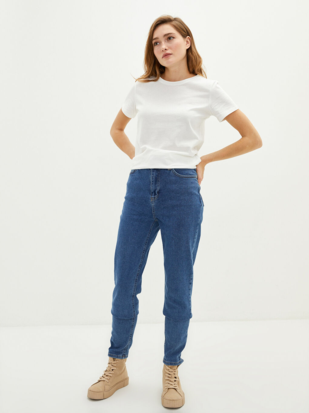 Ekru Bisiklet Yaka Düz Kısa Kollu Kadın Tişört-1