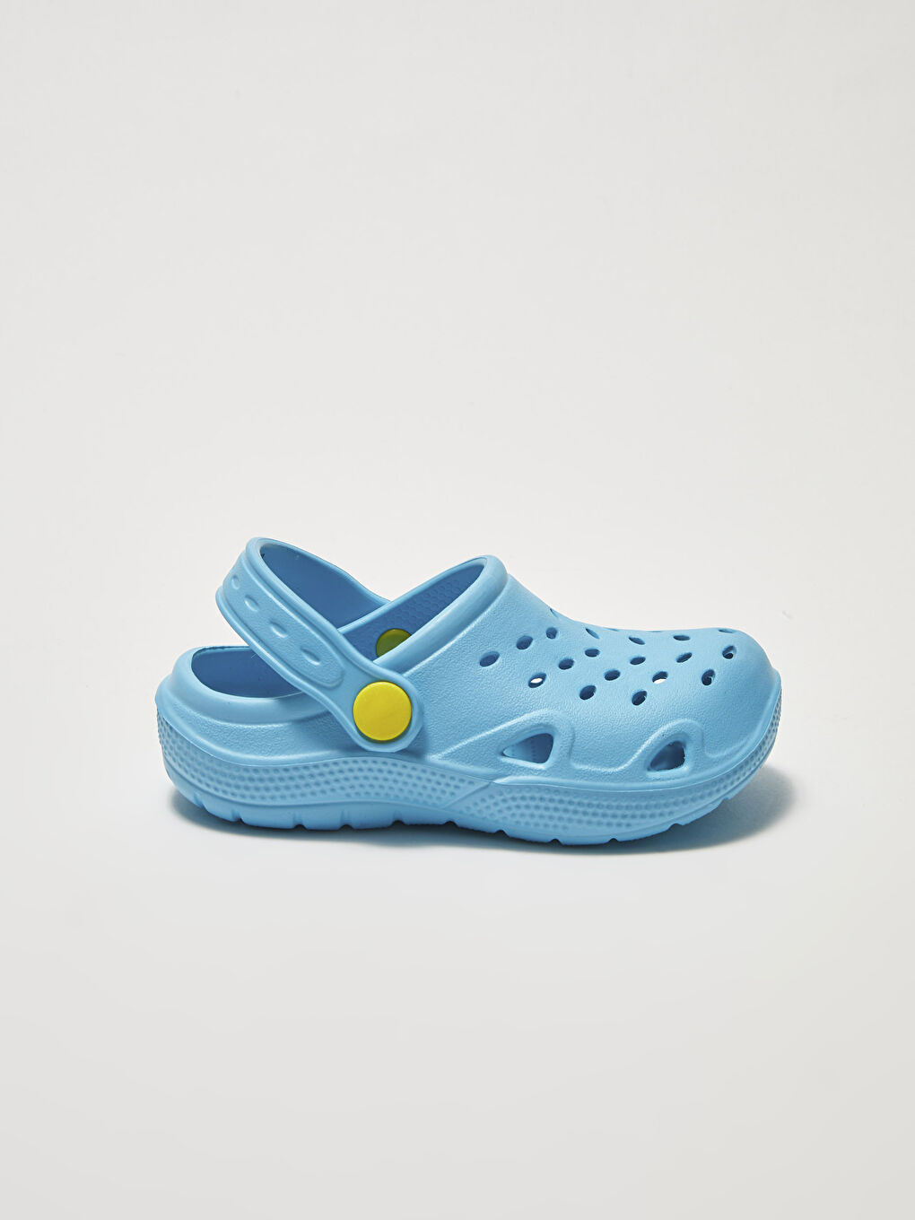 Перфорированные сандалии для мальчиков с деталями застежки-пряжки-1