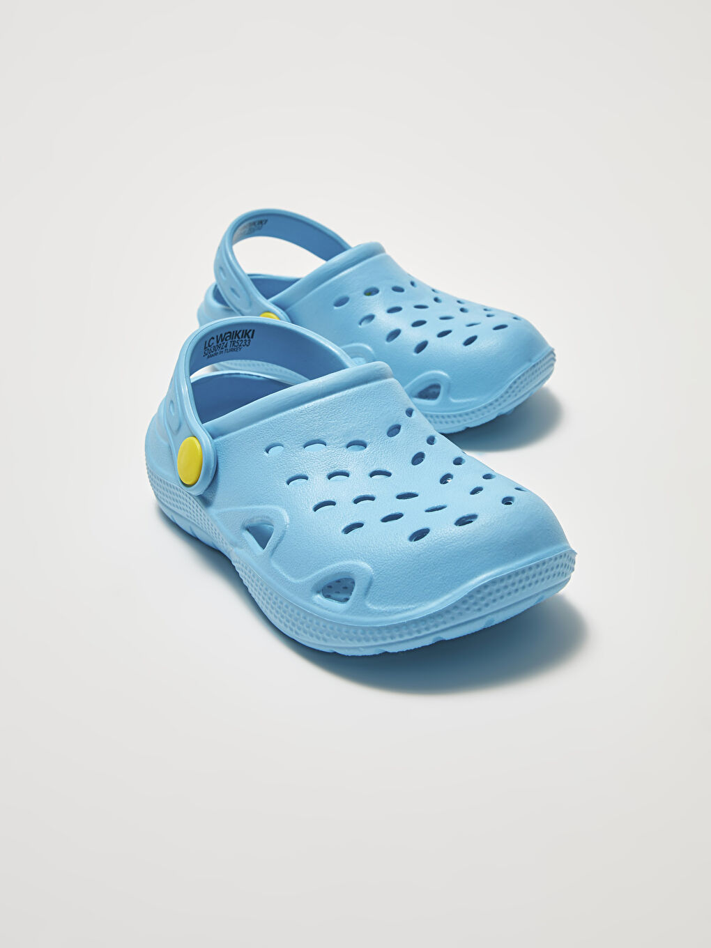 Перфорированные сандалии для мальчиков с деталями застежки-пряжки-2