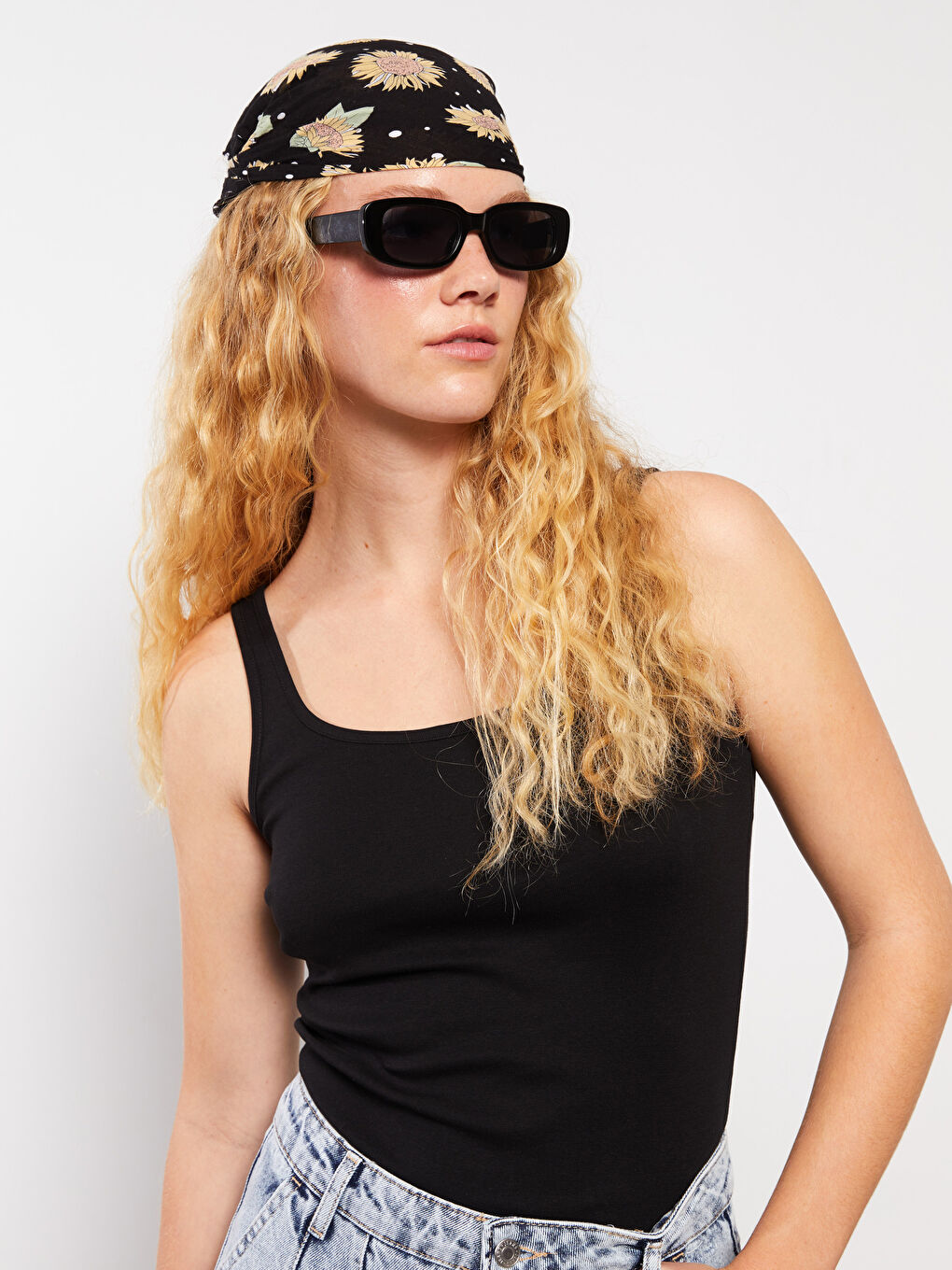 قميص داخلي بدون أكمام قطن سادة بياقة على شكل حرف U للسيدات