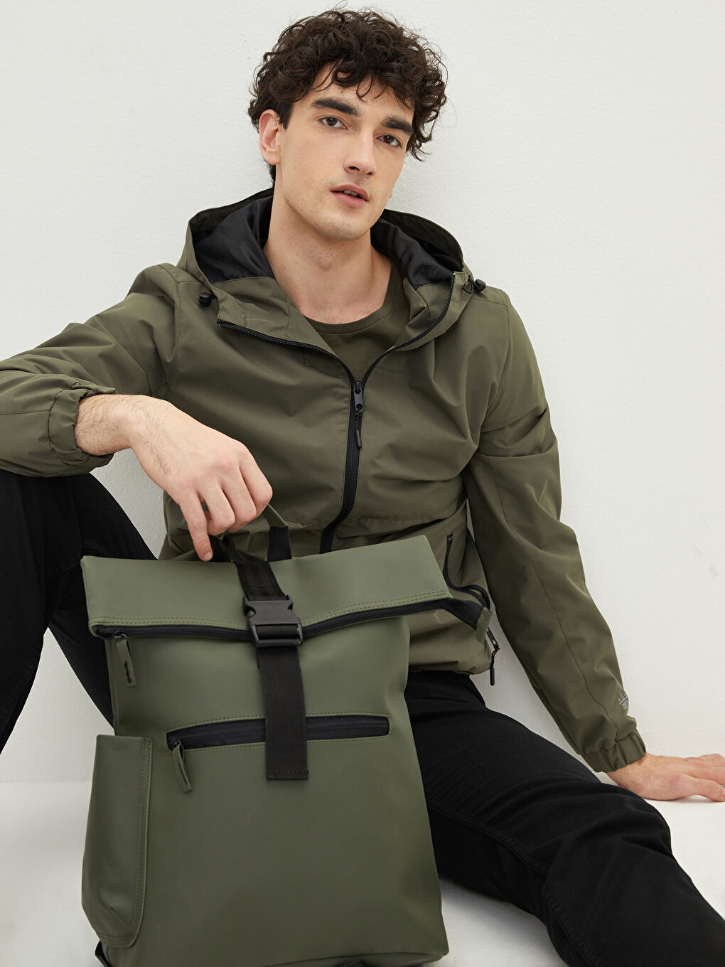 Haki Deri Görünümlü Erkek Sırt Çantası