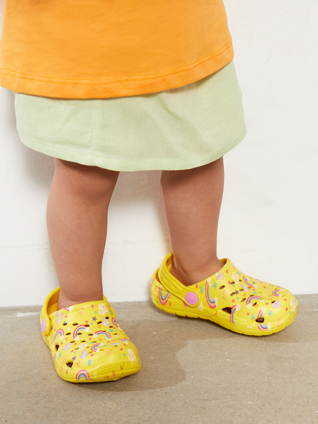 Sandales Bébé Fille Imprimées à Aspect Perforé-1