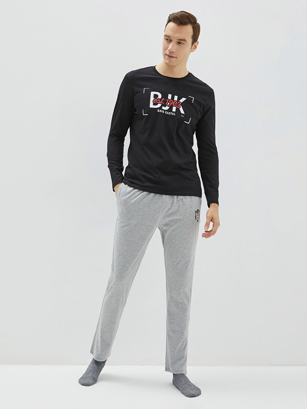 Gri Standart Kalıp Beşiktaş Baskılı Erkek Taraftar Pijama Takımı-1