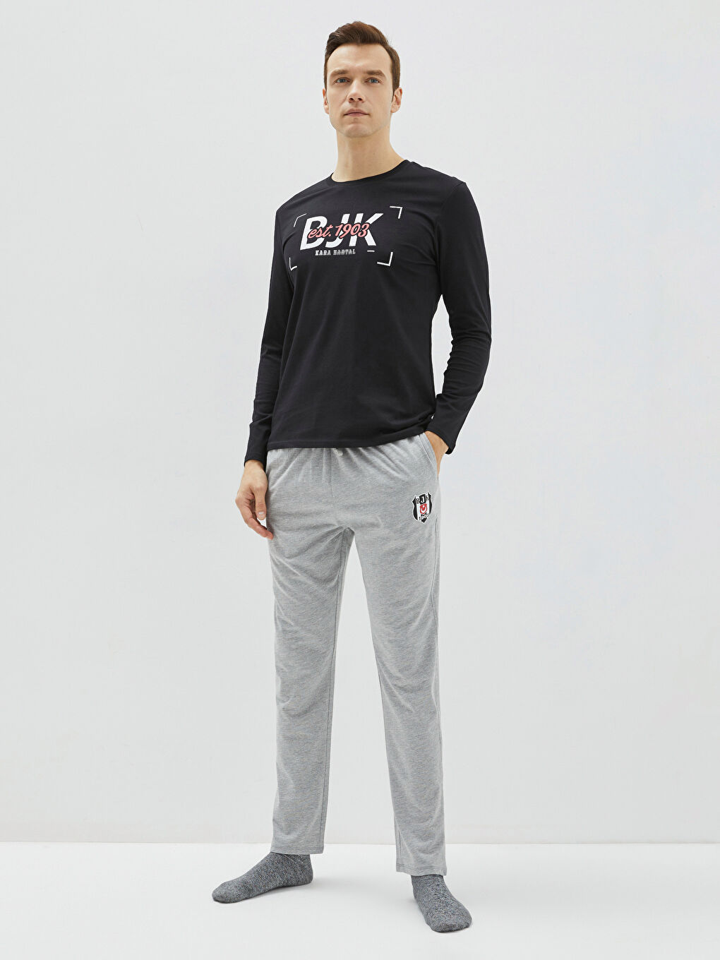 Gri Standart Kalıp Beşiktaş Baskılı Erkek Taraftar Pijama Takımı-2