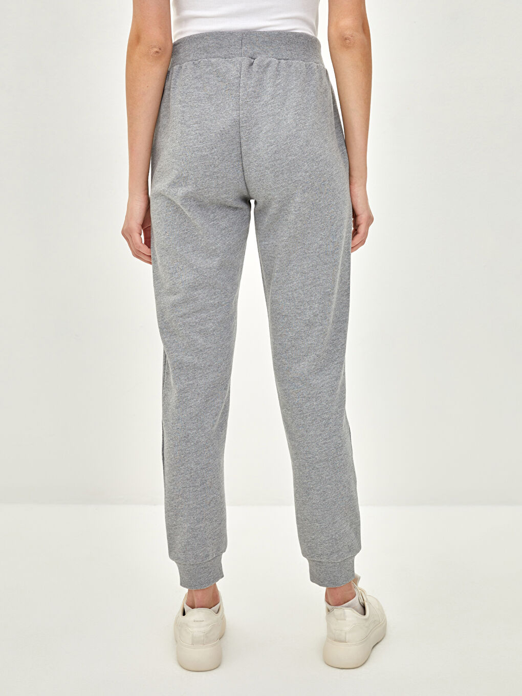 LCW Vision Jogginghose für Damen mit elastischem Bund, regulärer Passform und Taschen -S26522Z8-EEZ