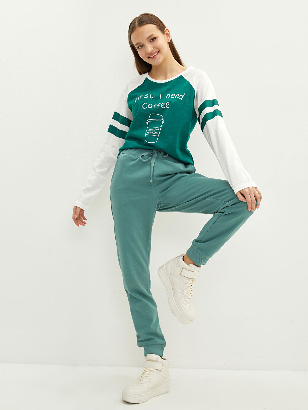 әйелдерге арналған серпімді белдік стандартты қалтасы бар джоггер спорттық шалбары-2