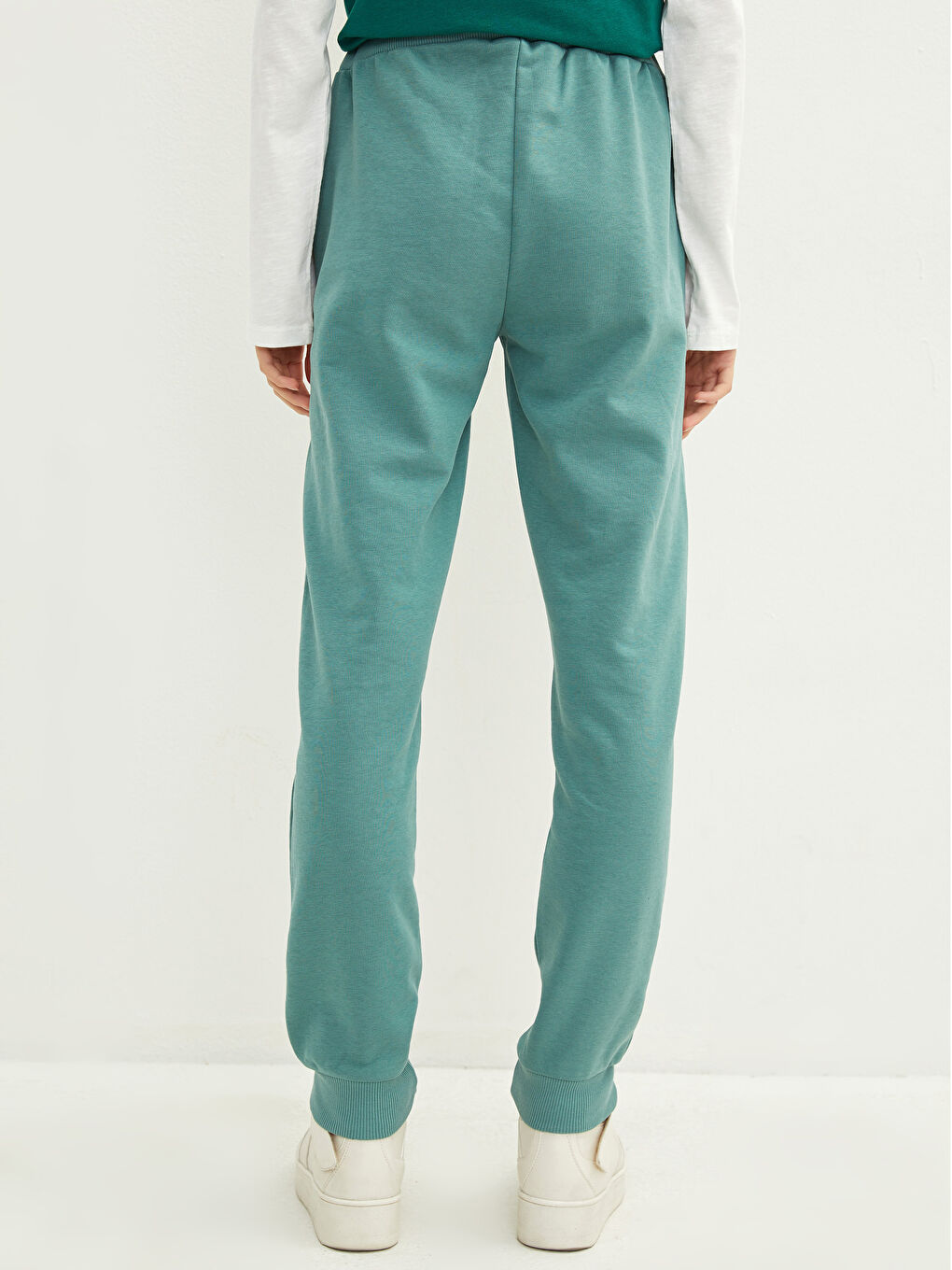 әйелдерге арналған серпімді белдік стандартты қалтасы бар джоггер спорттық шалбары-5