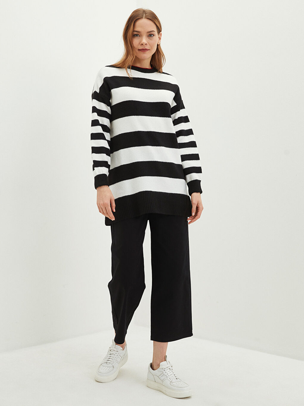 Standard Fit Straight Pocket Detailed Wide Leg Gabardine Women's Trousers-1