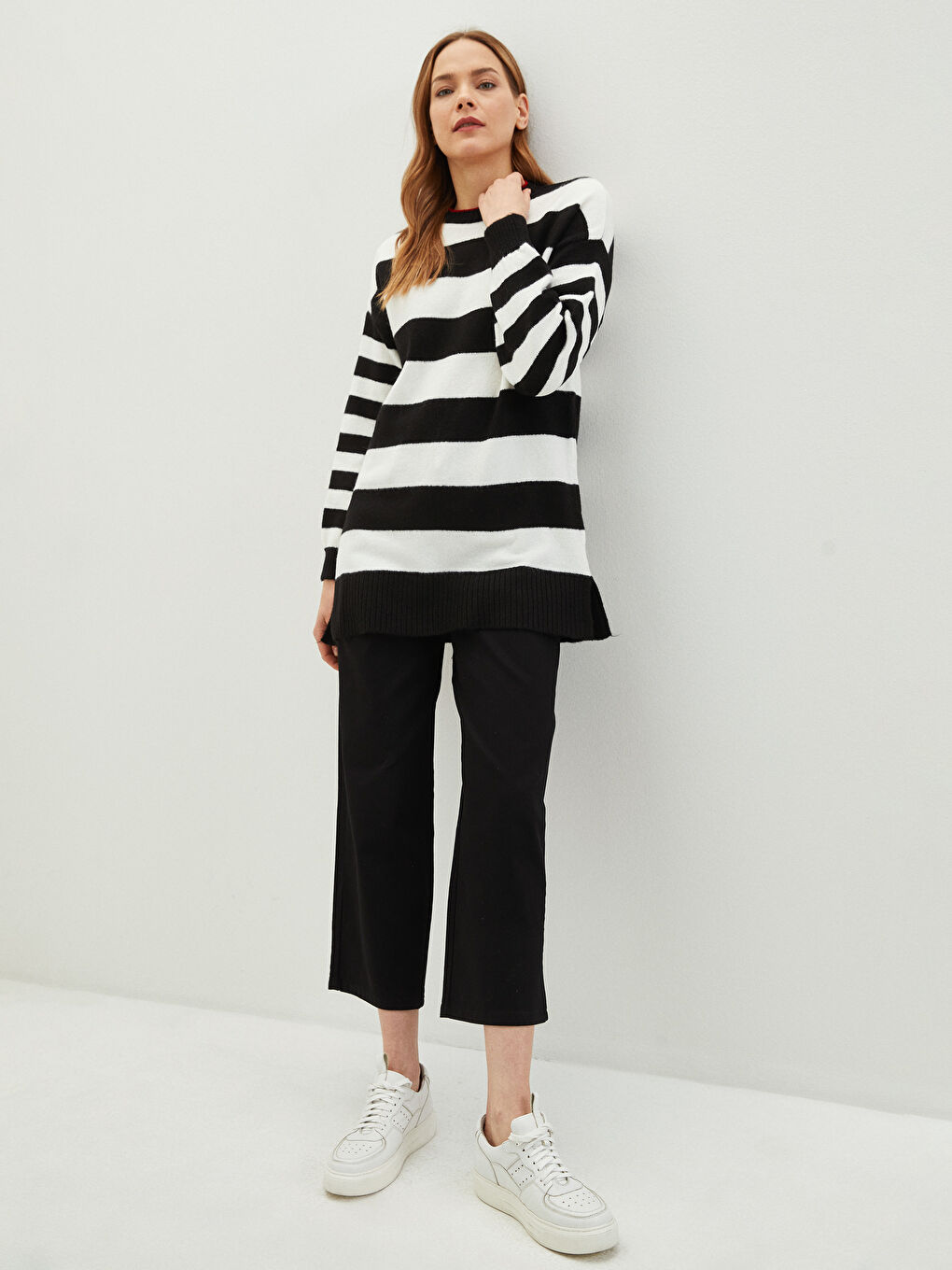 Standard Fit Straight Pocket Detailed Wide Leg Gabardine Women's Trousers-2