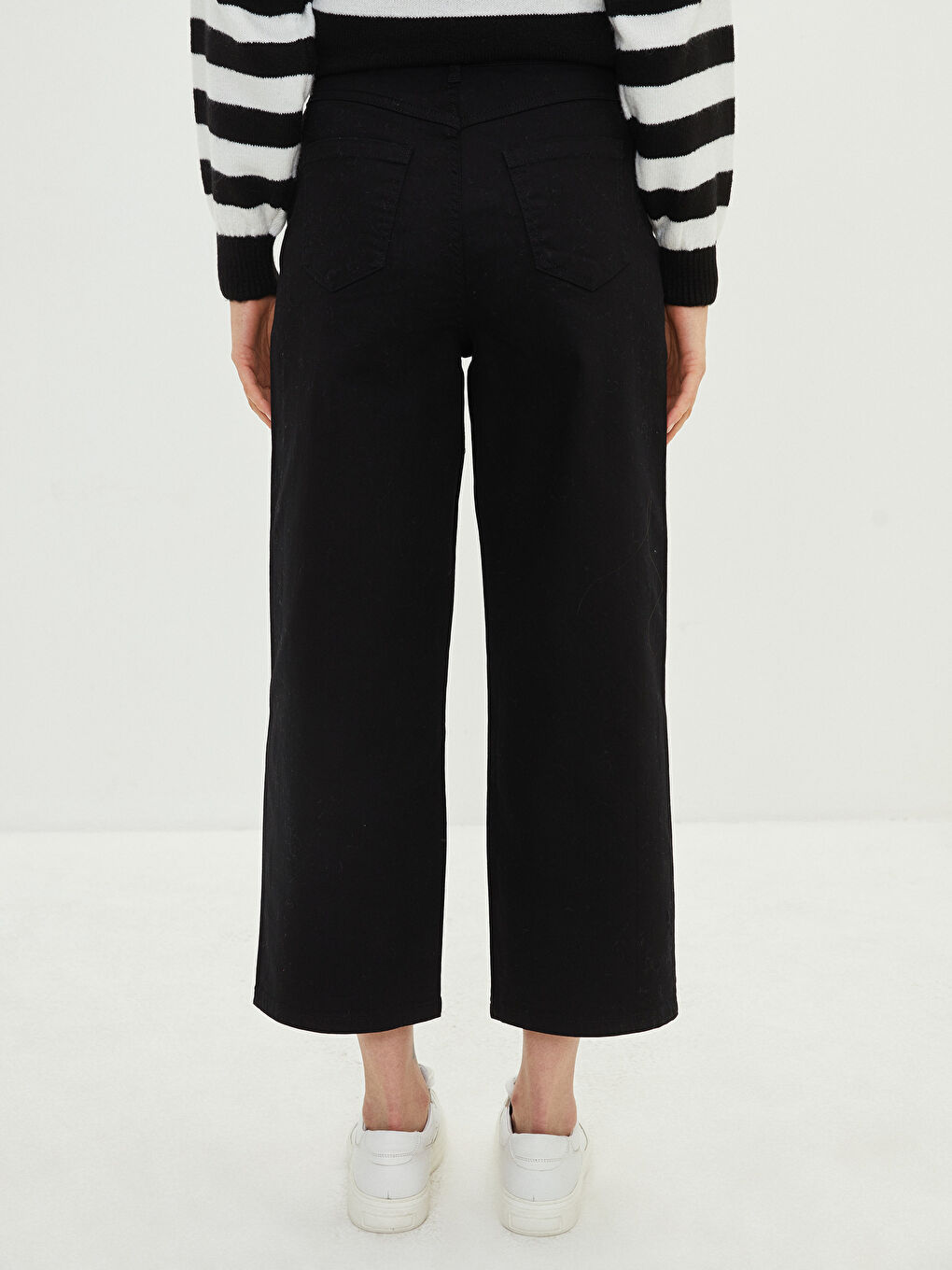 Standard Fit Straight Pocket Detailed Wide Leg Gabardine Women's Trousers-4