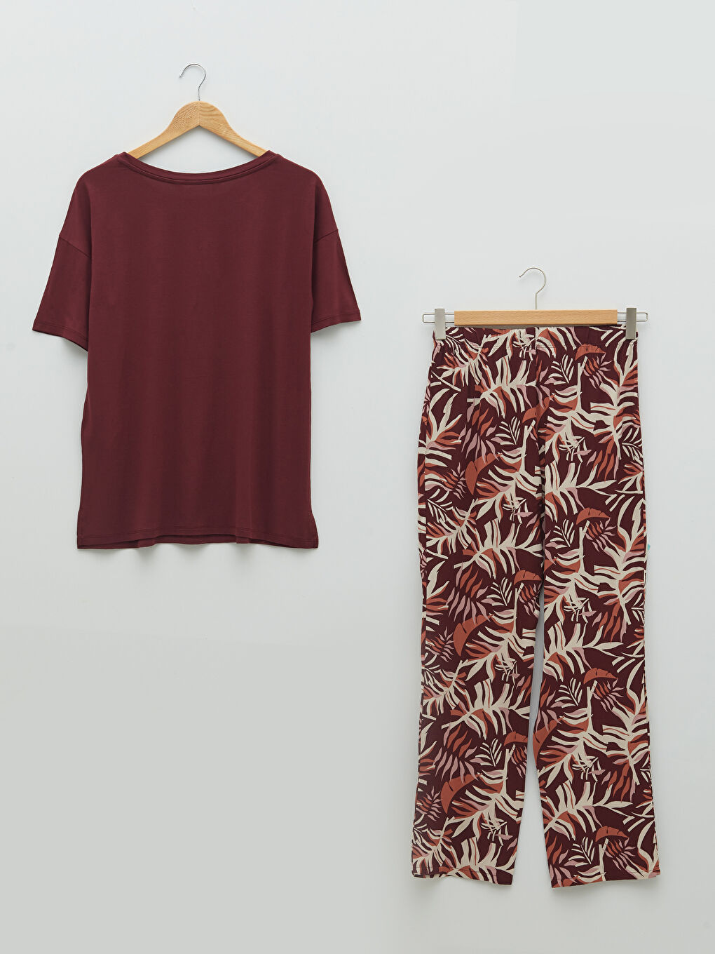 Bordo Bisiklet Yaka Desenli Kısa Kollu Kadın Viskon Pijama Takımı-13
