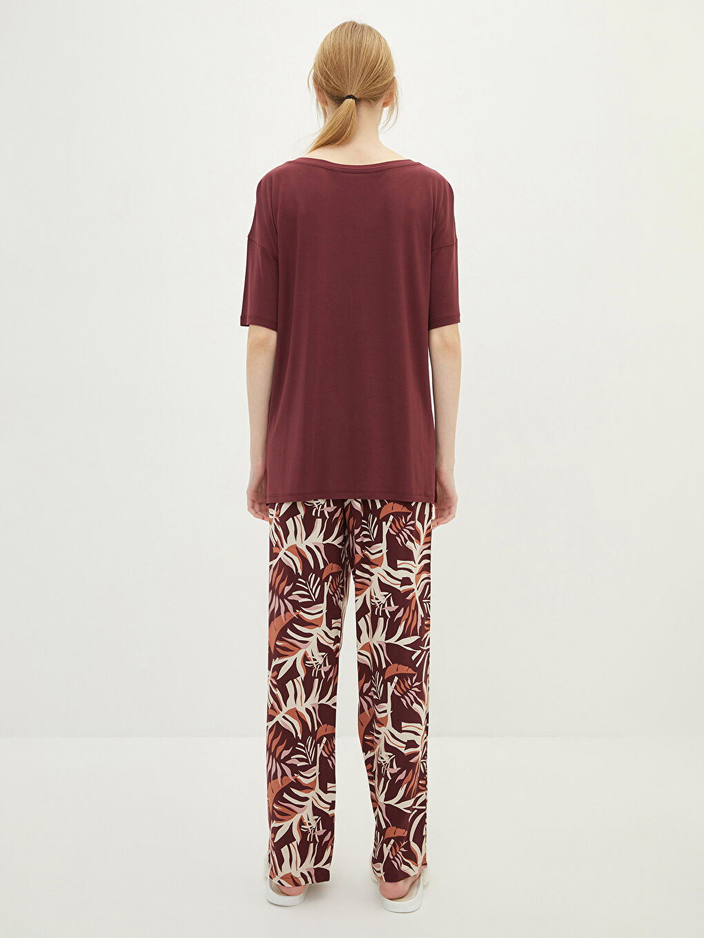 Bordo Bisiklet Yaka Desenli Kısa Kollu Kadın Viskon Pijama Takımı-9