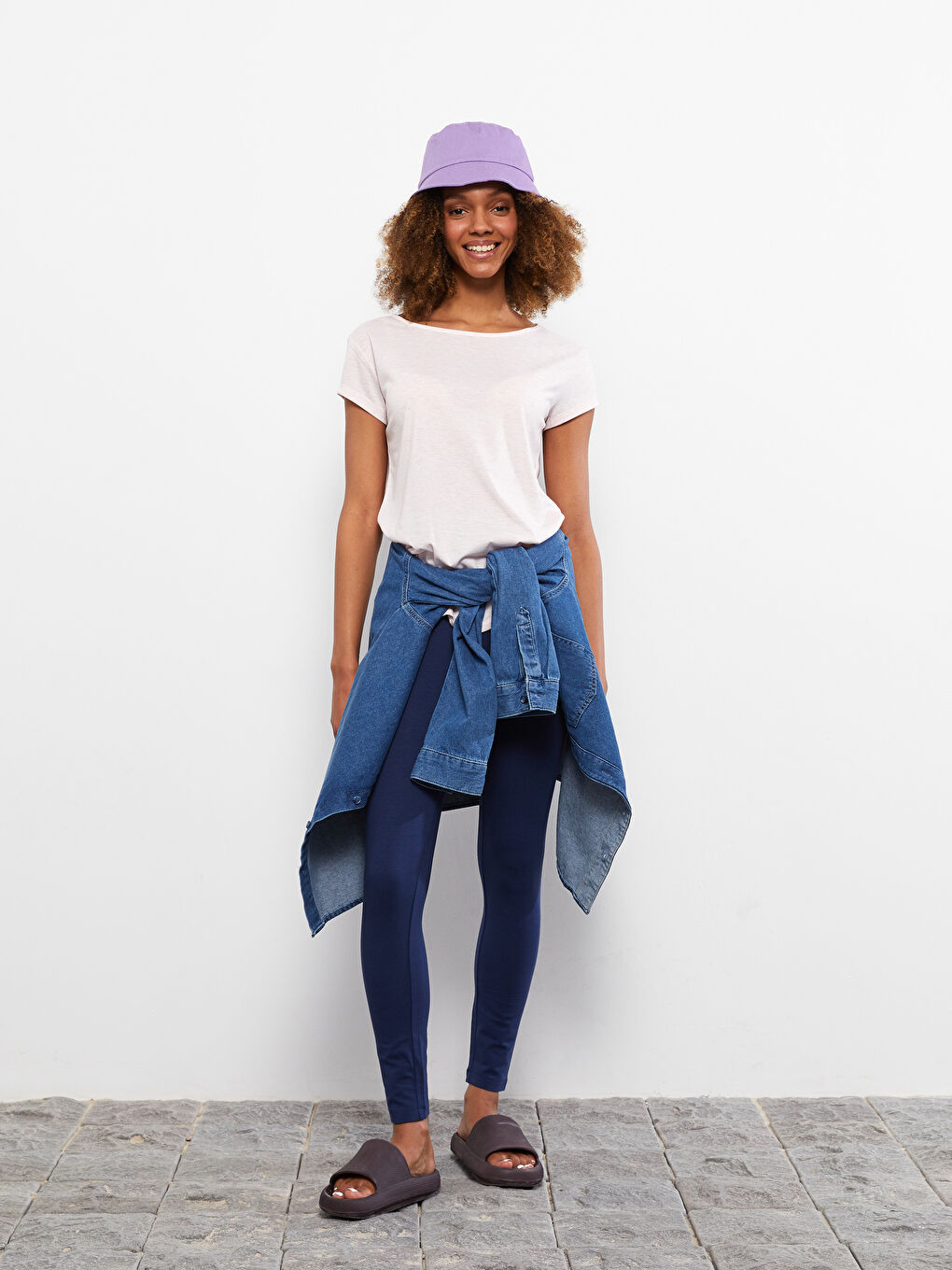 تي شيرت سادة بياقة دائرية بأكمام قصيرة للسيدات-2