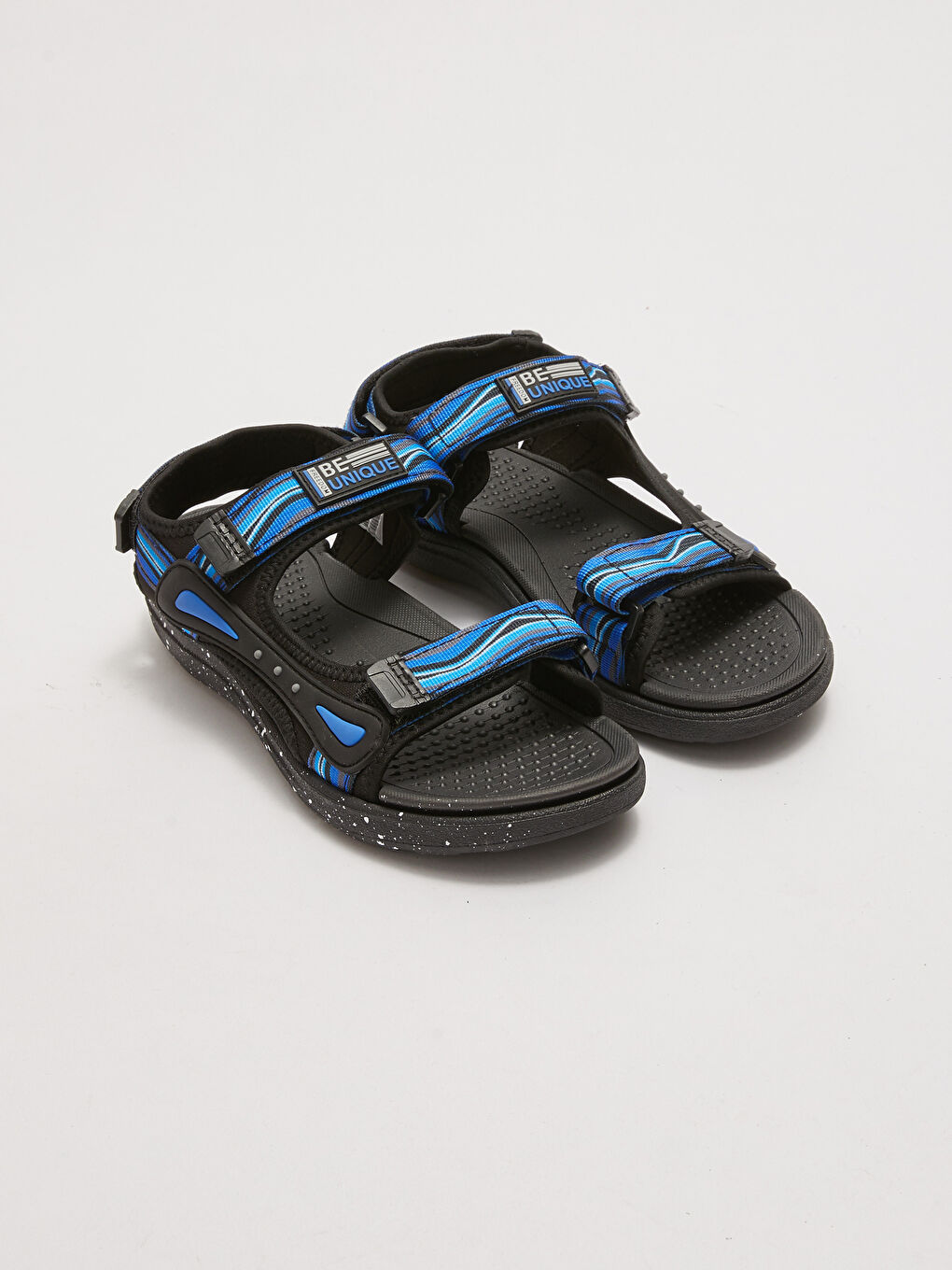 صنادل فيلكرو للأولاد بتفاصيل رقعة مطبوعة