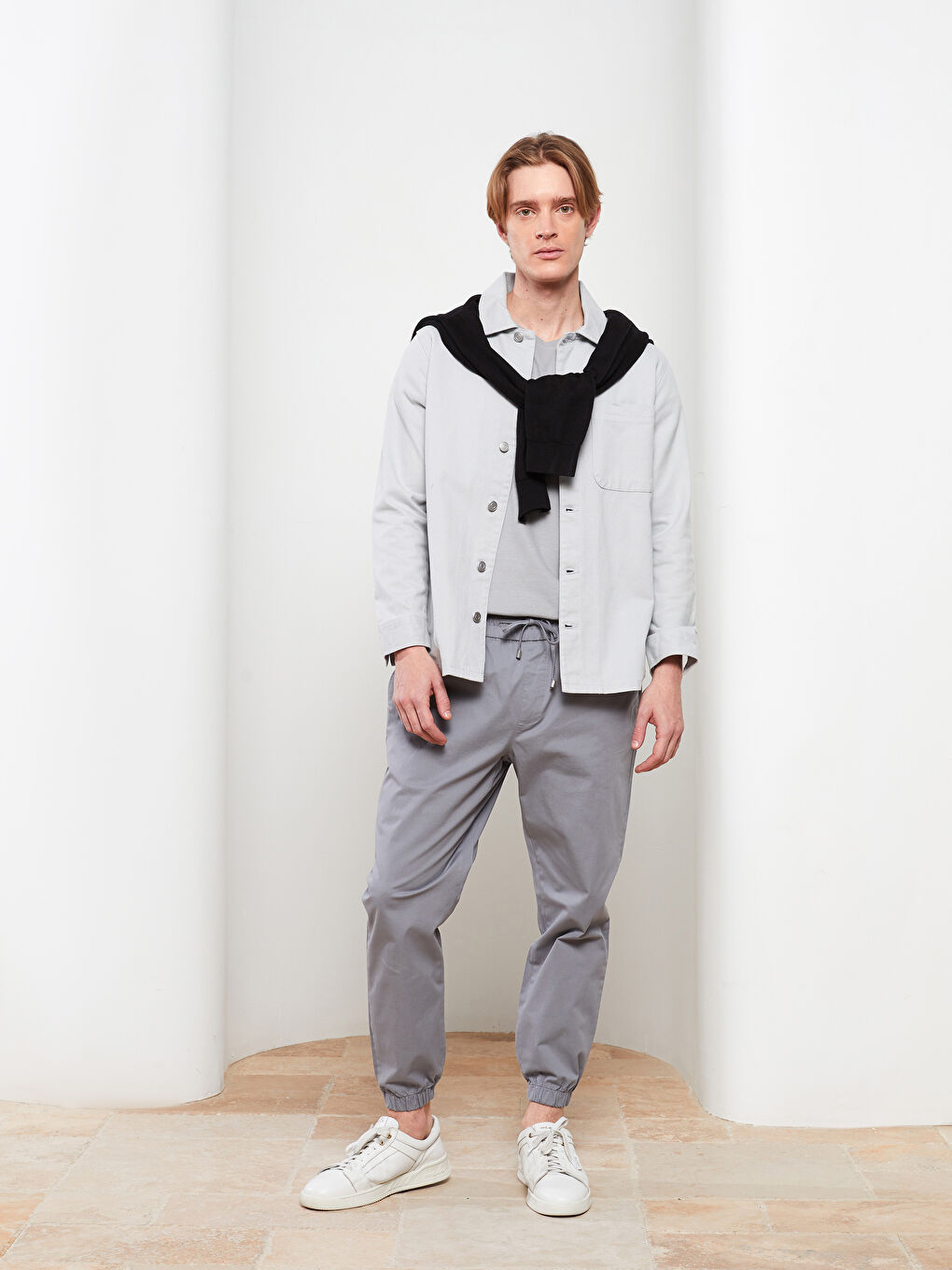 بنطلون رجالي بقصة رفيعة من قماش التويل-0