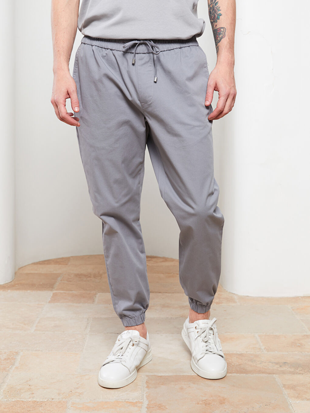 بنطلون رجالي بقصة رفيعة من قماش التويل-3