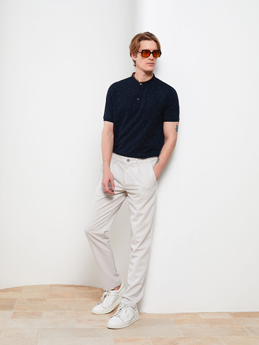 Ерлерге арналған тік жағалы қысқа жең өрнекті пике футболка-2