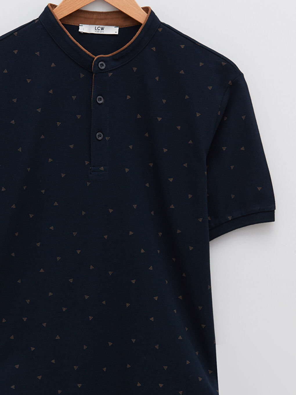 Ерлерге арналған тік жағалы қысқа жең өрнекті пике футболка-7