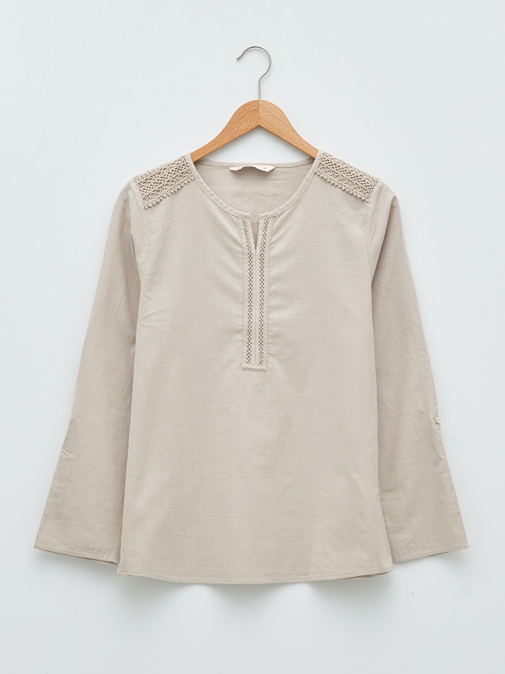 بلوزة قماش بوبلين كم طويل مطرزة بياقة دائرية للسيدات-5