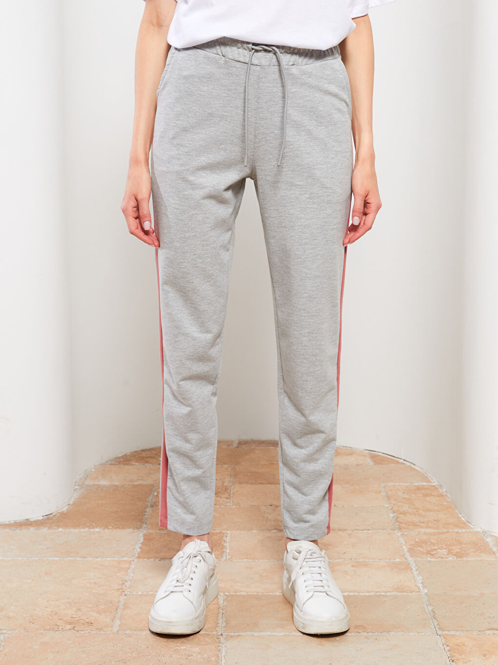 Elasticated Waist Printed Women's Sweatpants-3