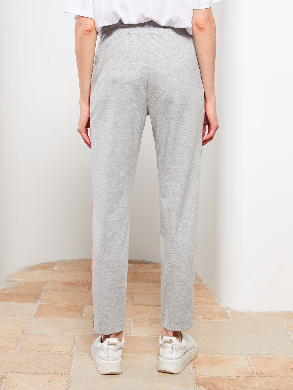 Elasticated Waist Printed Women's Sweatpants-4